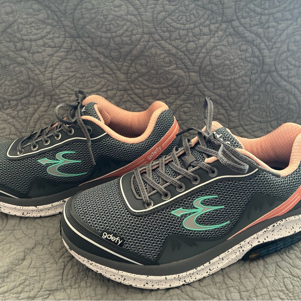 Gdefy Women's Athletic Shoes - Gray and Orange